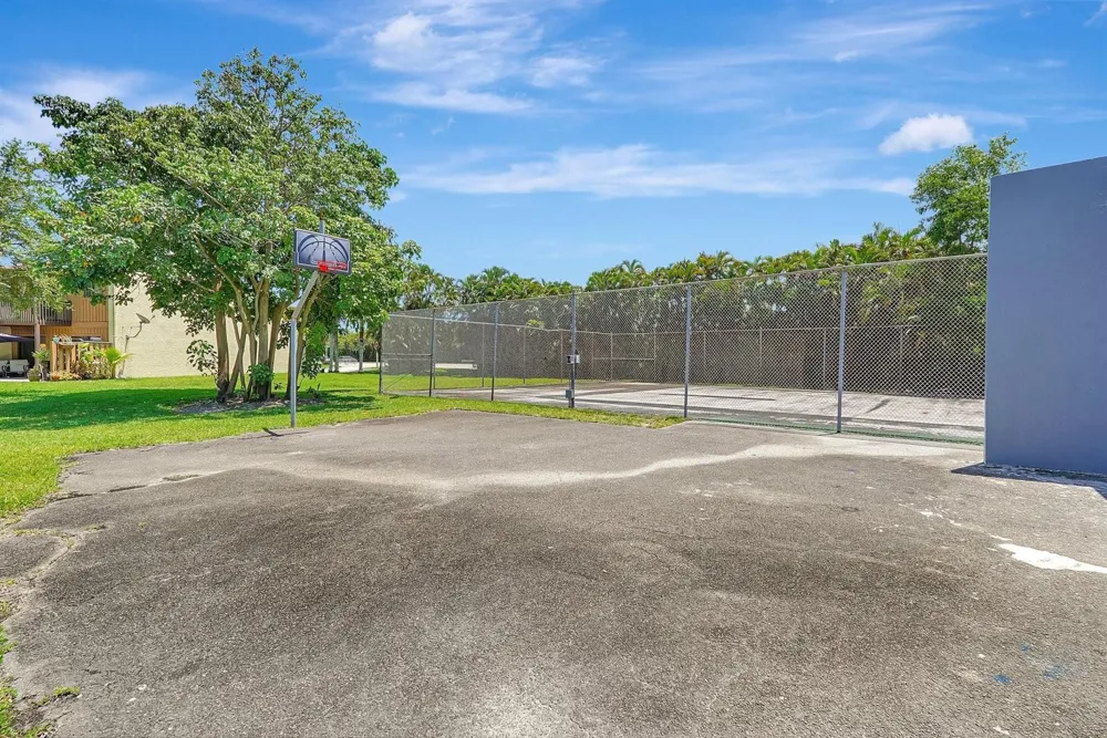 8630 BRIDLE PATH COURT #207 Davie, FL 33328