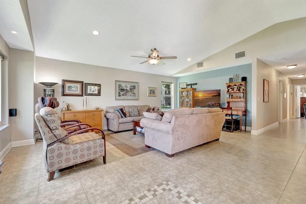 8630 BRIDLE PATH COURT #207 Davie, FL 33328