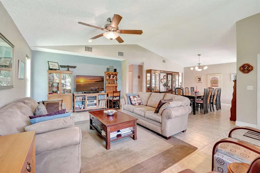 8630 BRIDLE PATH COURT #207 Davie, FL 33328