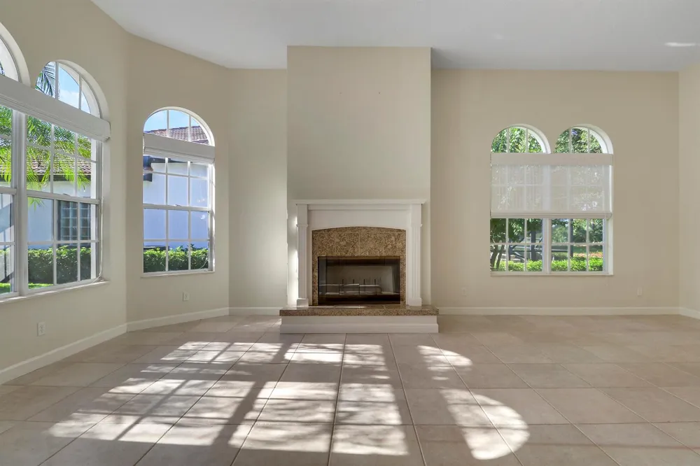 8605 Tompson Point Road Port St. Lucie, FL 34986