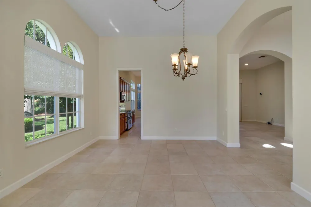 8605 Tompson Point Road Port St. Lucie, FL 34986