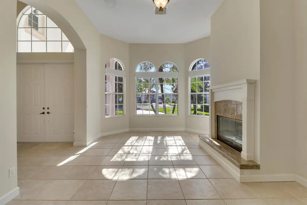 8605 Tompson Point Road Port St. Lucie, FL 34986