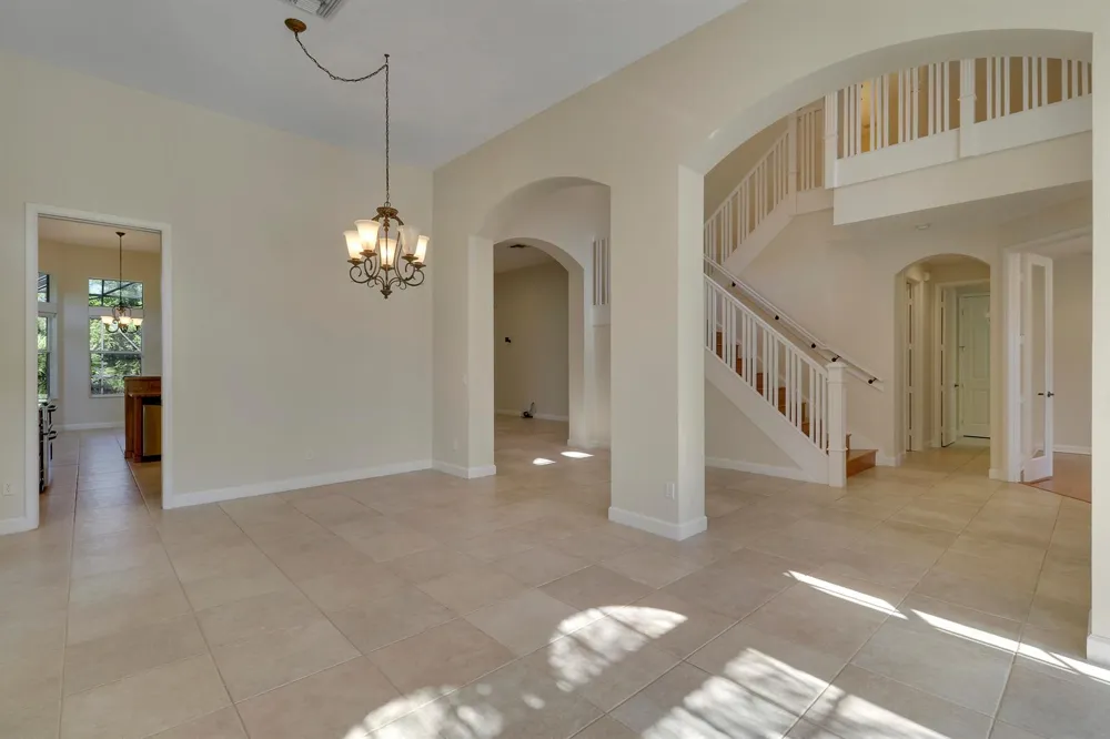 8605 Tompson Point Road Port St. Lucie, FL 34986