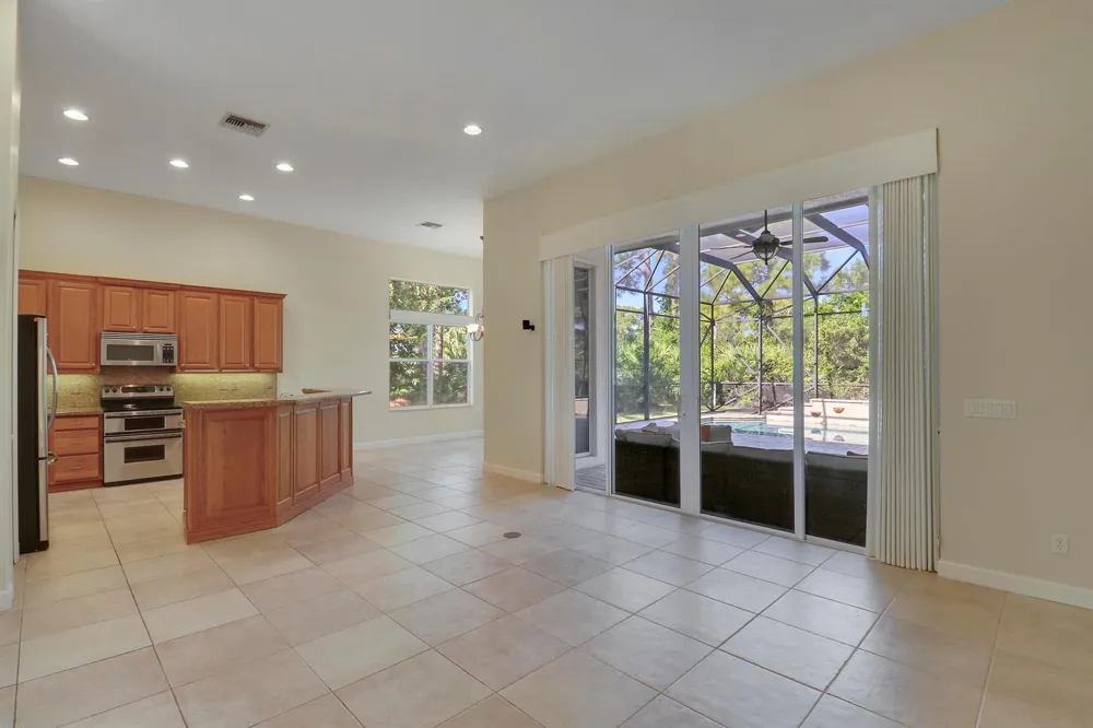 8605 Tompson Point Road Port St. Lucie, FL 34986