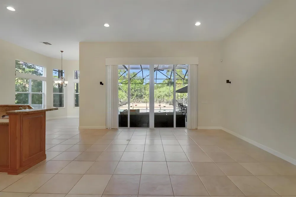 8605 Tompson Point Road Port St. Lucie, FL 34986