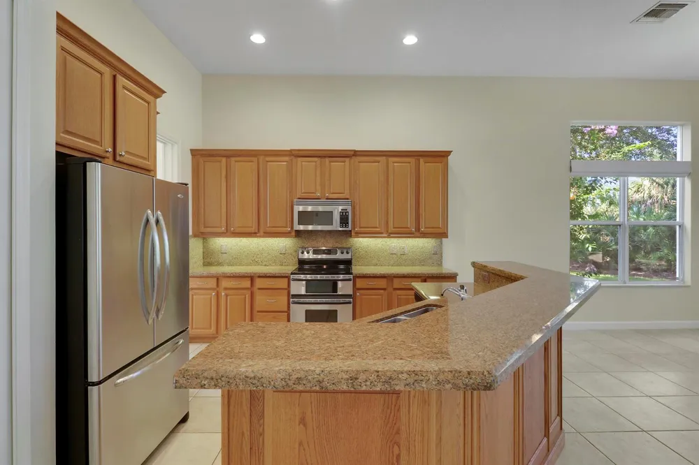 8605 Tompson Point Road Port St. Lucie, FL 34986