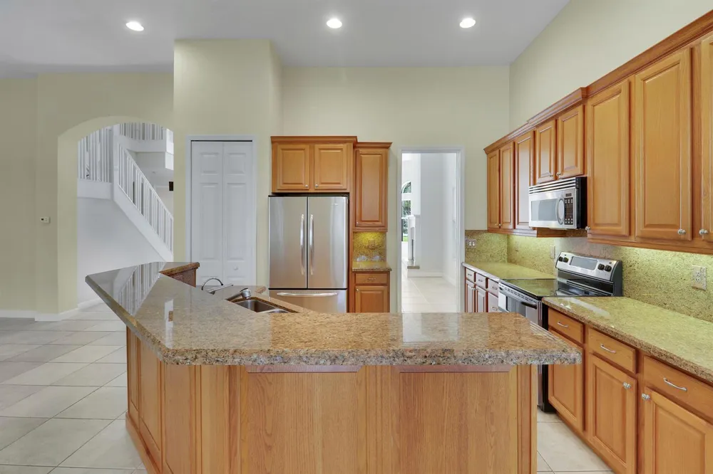 8605 Tompson Point Road Port St. Lucie, FL 34986
