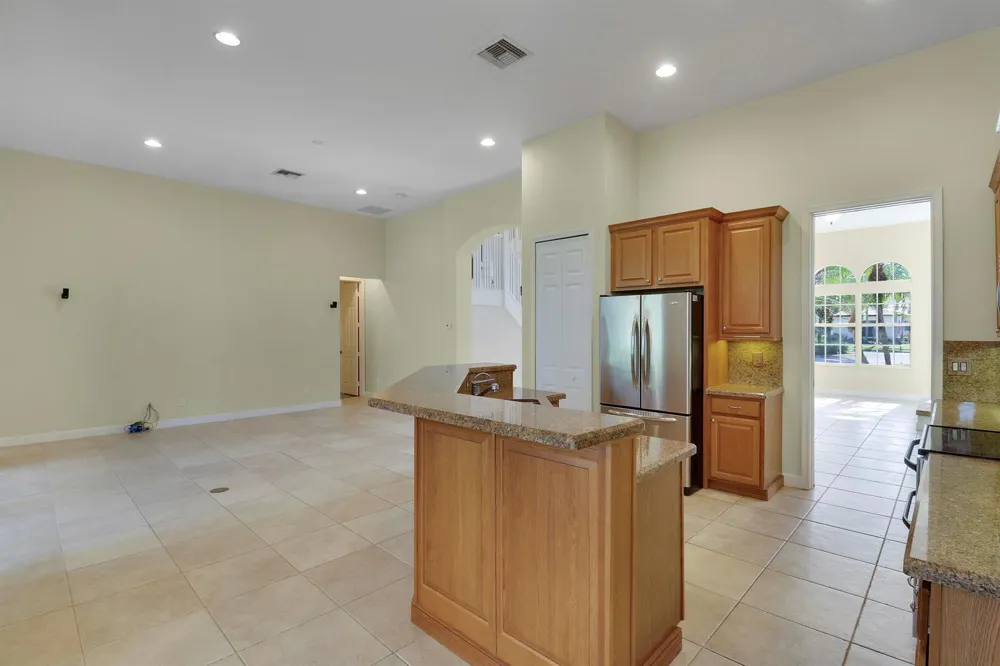 8605 Tompson Point Road Port St. Lucie, FL 34986