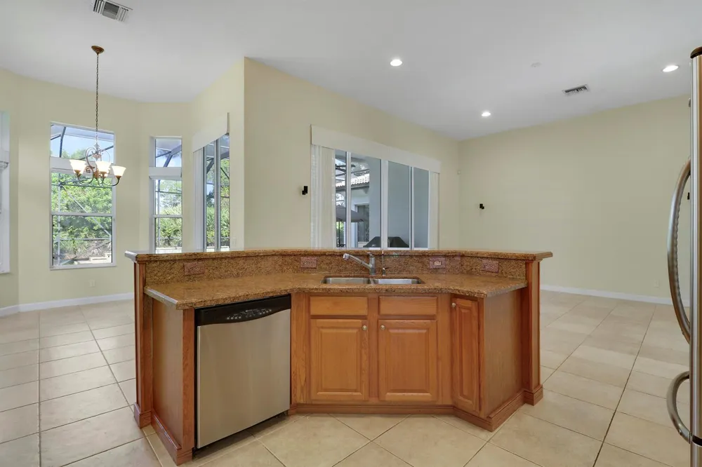 8605 Tompson Point Road Port St. Lucie, FL 34986