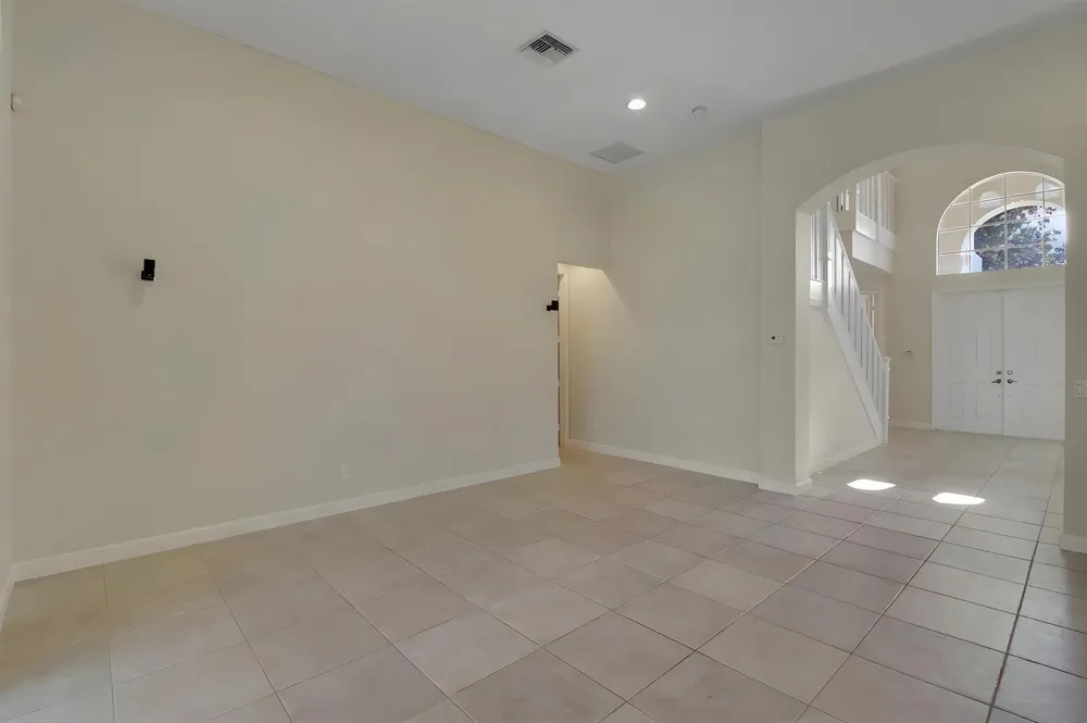 8605 Tompson Point Road Port St. Lucie, FL 34986
