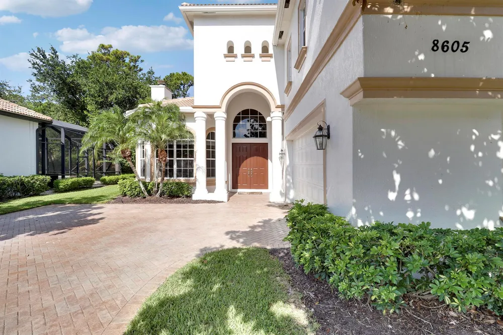 8605 Tompson Point Road Port St. Lucie, FL 34986