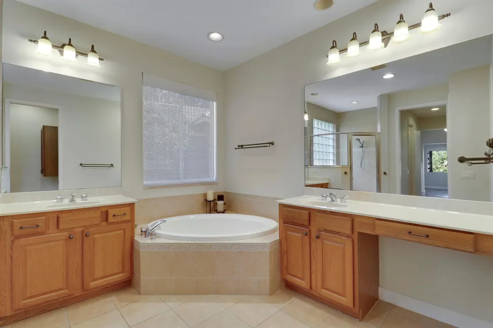 8605 Tompson Point Road Port St. Lucie, FL 34986