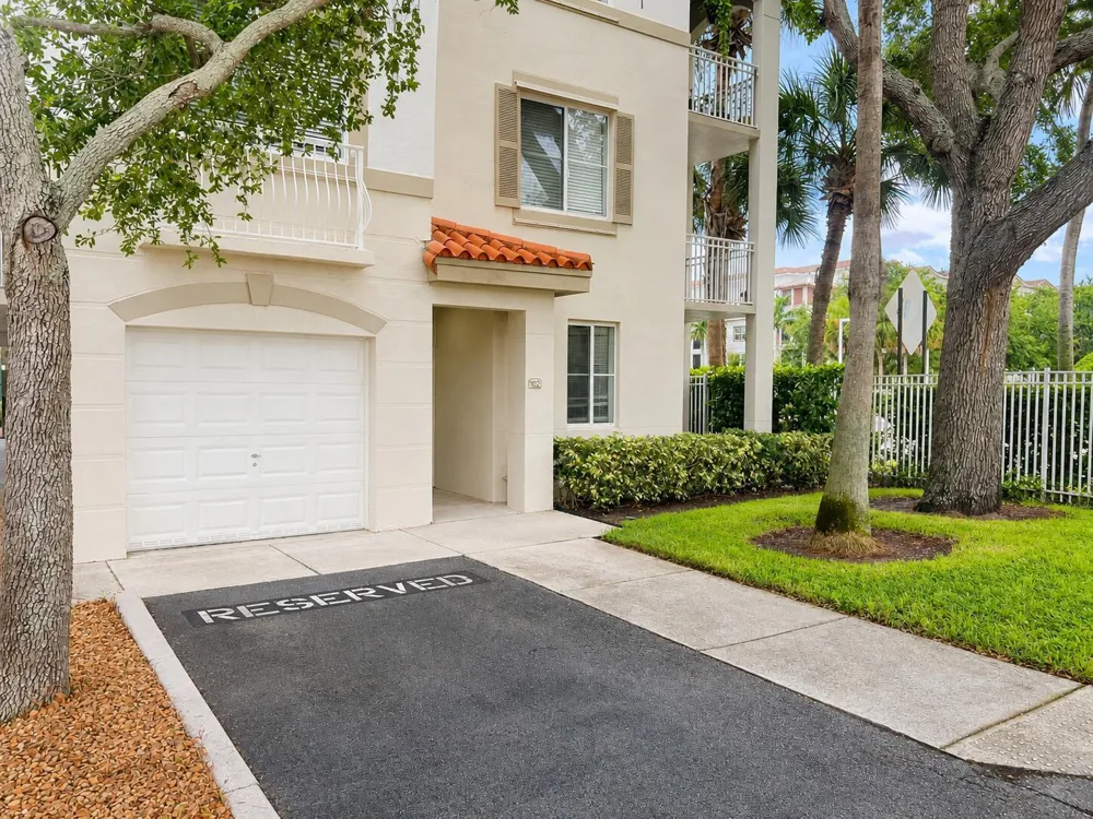 11026 Legacy Drive #102 Palm Beach Gardens, FL 33410