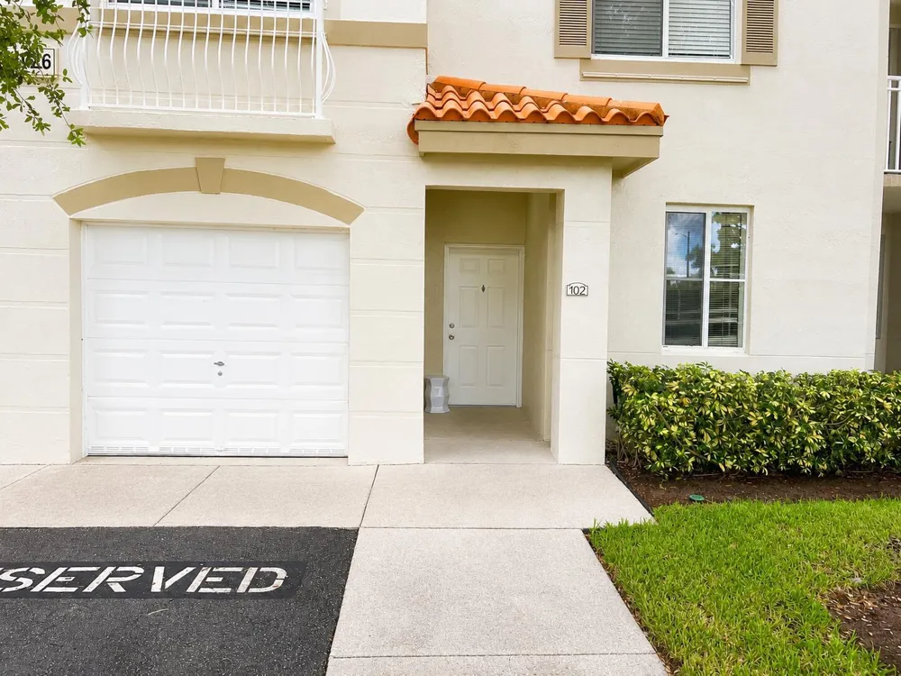 11026 Legacy Drive #102 Palm Beach Gardens, FL 33410