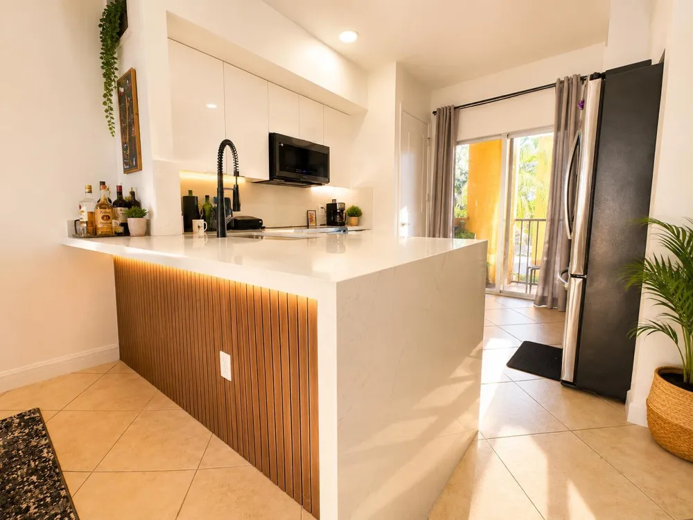 111 NW 2ND AVENUE #10 Hallandale Beach, FL 33009