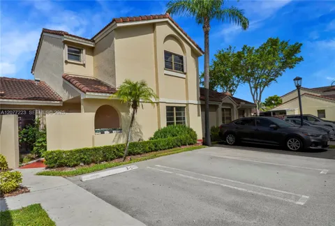 6538 NW 170th Ter