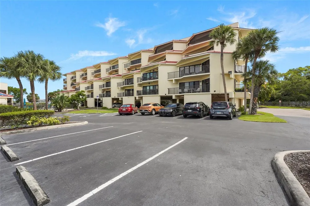 204 3RD STREET W #103 Bradenton, FL 34205