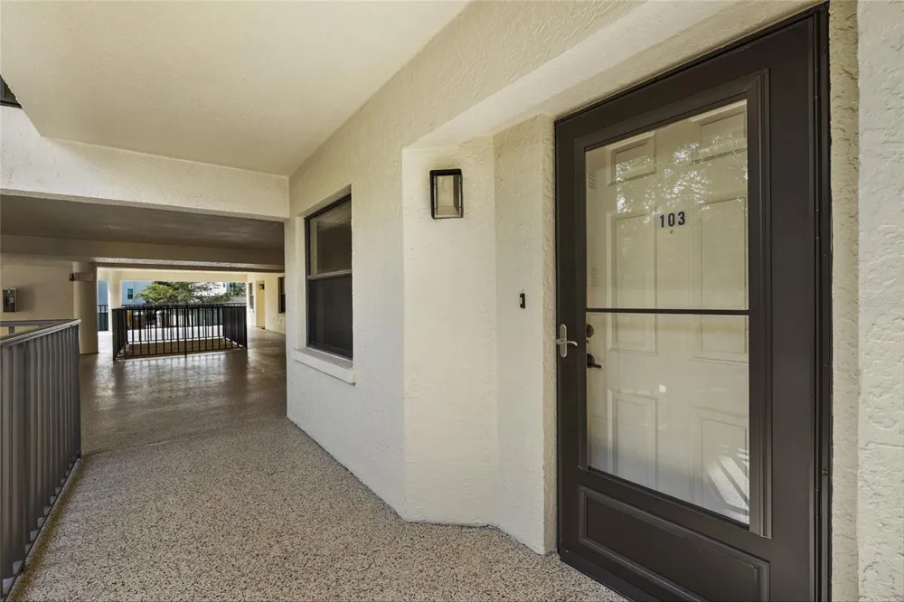204 3RD STREET W #103 Bradenton, FL 34205