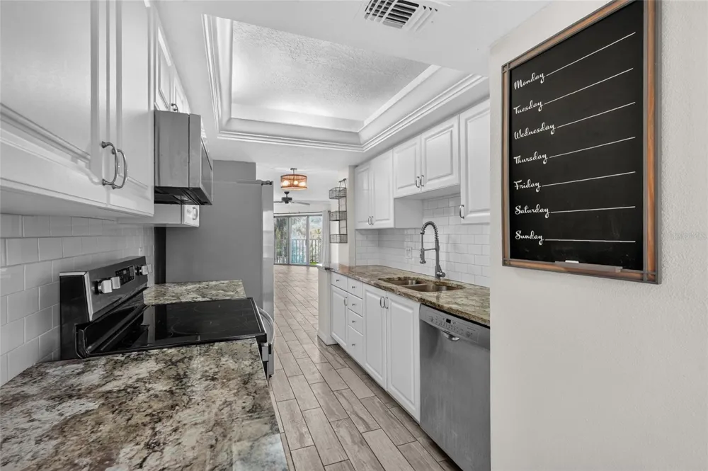204 3RD STREET W #103 Bradenton, FL 34205