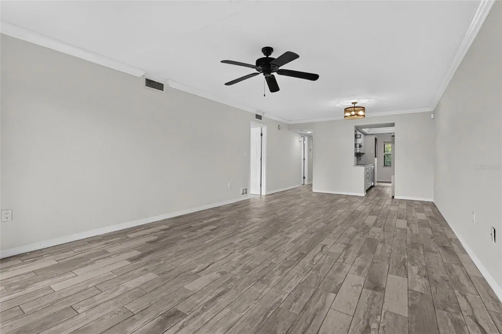 204 3RD STREET W #103 Bradenton, FL 34205
