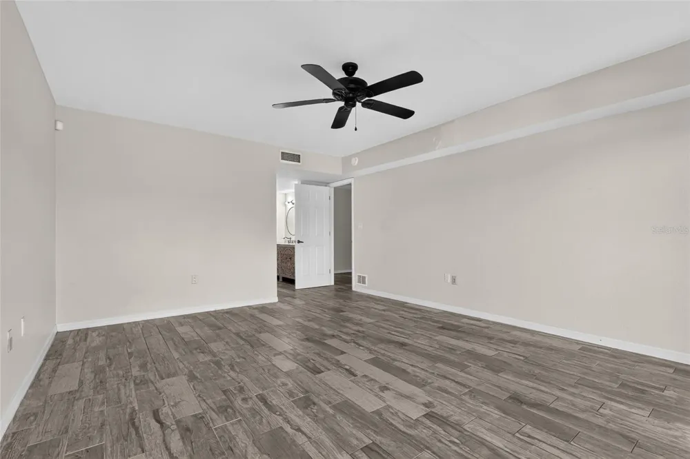 204 3RD STREET W #103 Bradenton, FL 34205