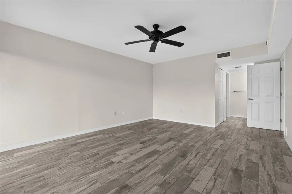 204 3RD STREET W #103 Bradenton, FL 34205