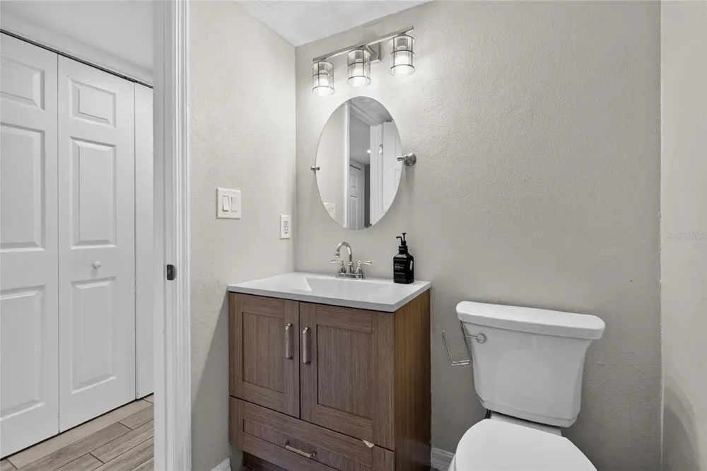 204 3RD STREET W #103 Bradenton, FL 34205