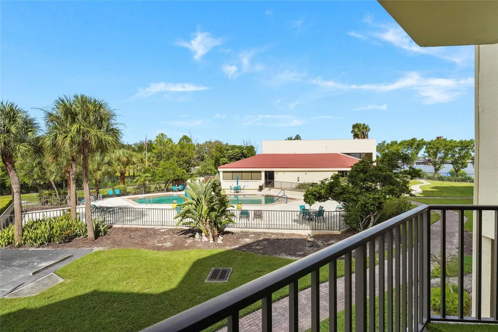 204 3RD STREET W #103 Bradenton, FL 34205