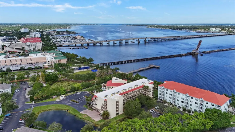 204 3RD STREET W #103 Bradenton, FL 34205