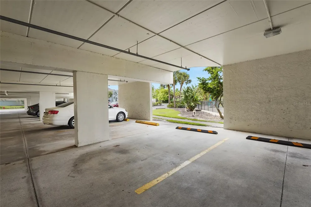 204 3RD STREET W #103 Bradenton, FL 34205