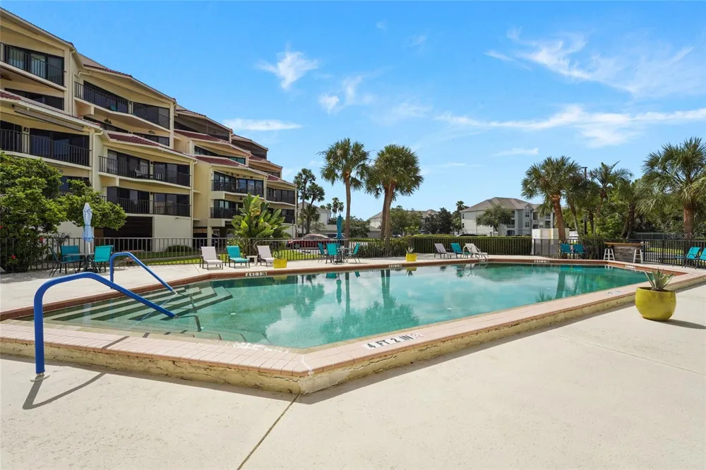 204 3RD STREET W #103 Bradenton, FL 34205