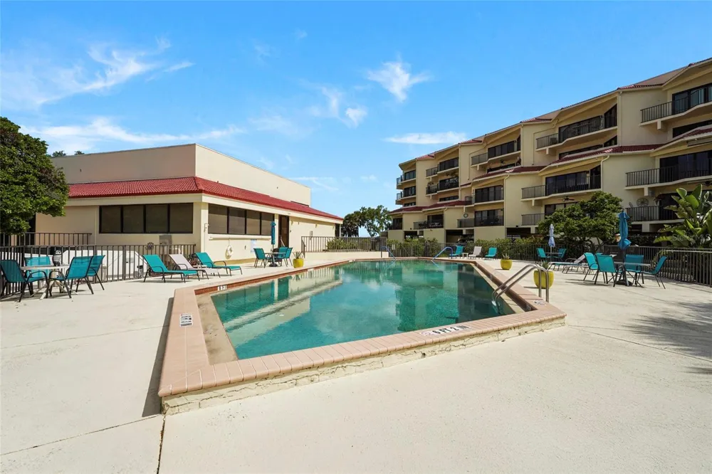 204 3RD STREET W #103 Bradenton, FL 34205
