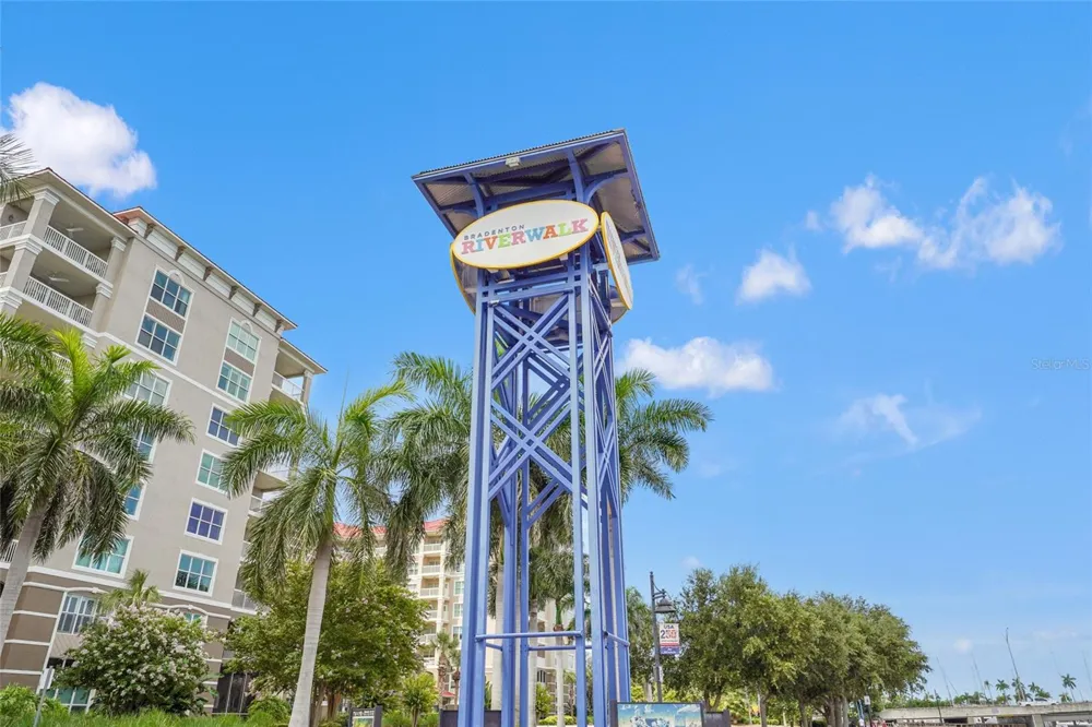 204 3RD STREET W #103 Bradenton, FL 34205
