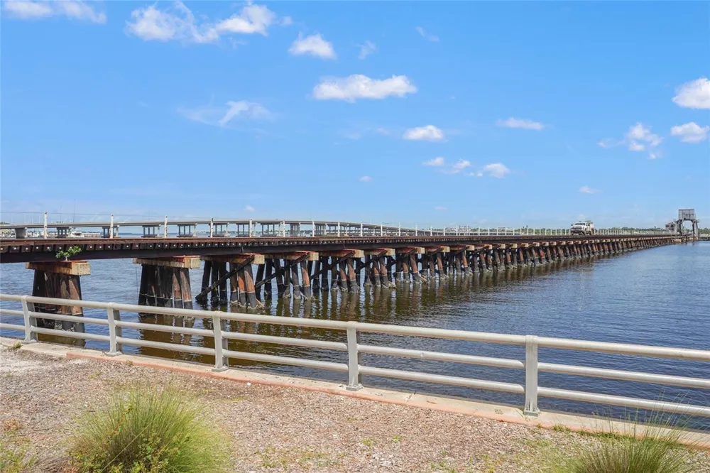 204 3RD STREET W #103 Bradenton, FL 34205
