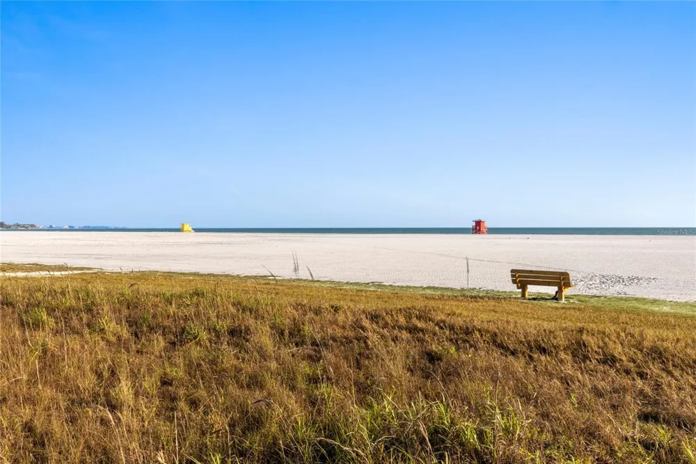204 3RD STREET W #103 Bradenton, FL 34205