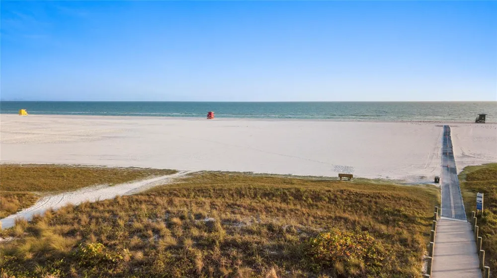 204 3RD STREET W #103 Bradenton, FL 34205