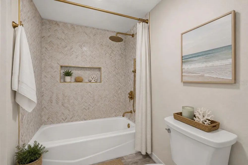 204 3RD STREET W #103 Bradenton, FL 34205