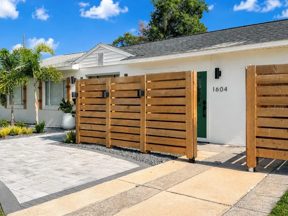 1604 BRYN MAWR STREET Orlando, FL 32804