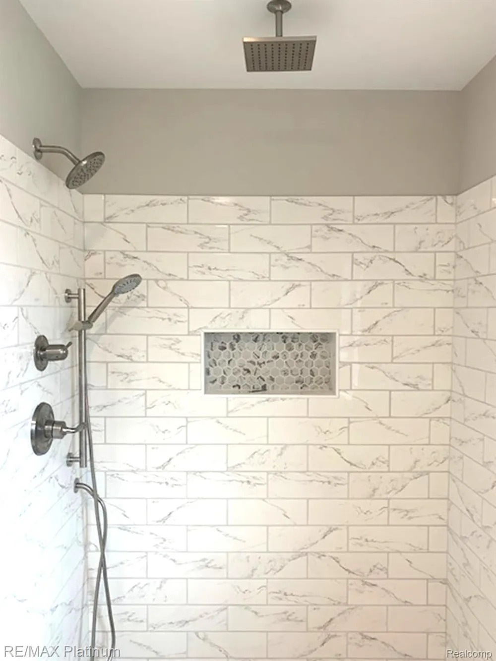 4075 Highcrest Drive Genoa Township, MI 48116
