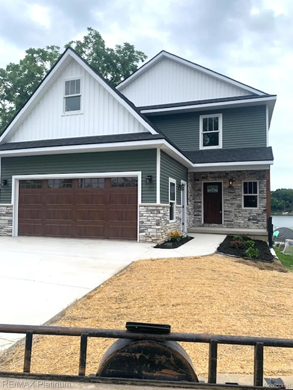 4075 Highcrest Drive Genoa Township, MI 48116
