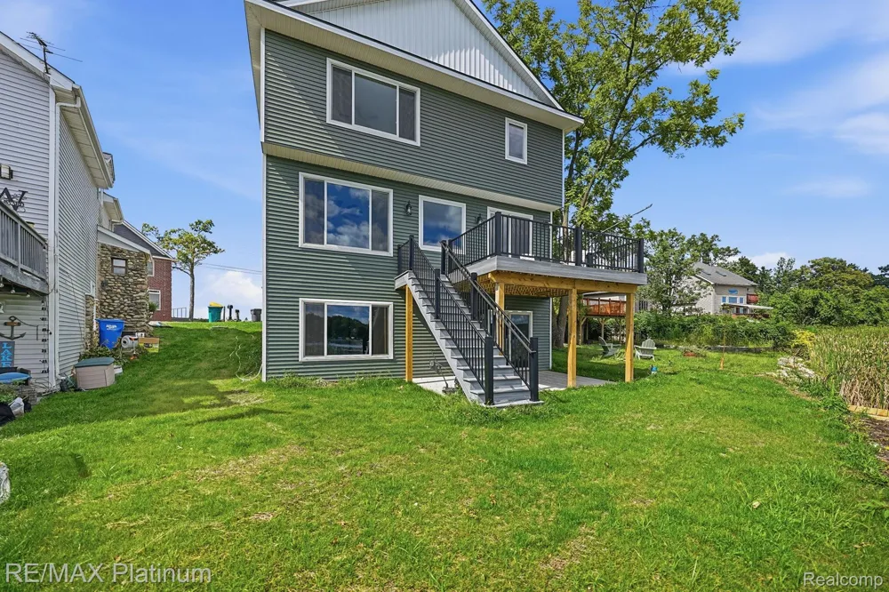 4075 Highcrest Drive Genoa Township, MI 48116