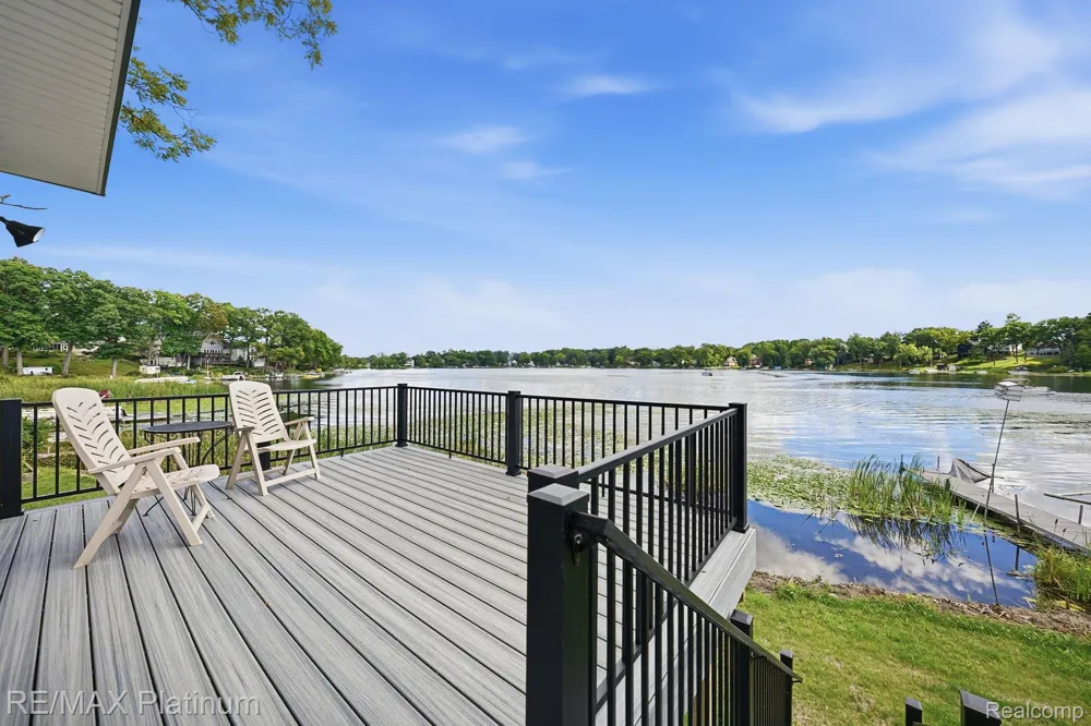 4075 Highcrest Drive Genoa Township, MI 48116