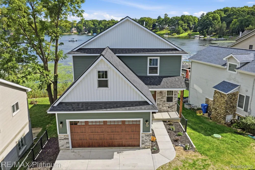 4075 Highcrest Drive Genoa Township, MI 48116
