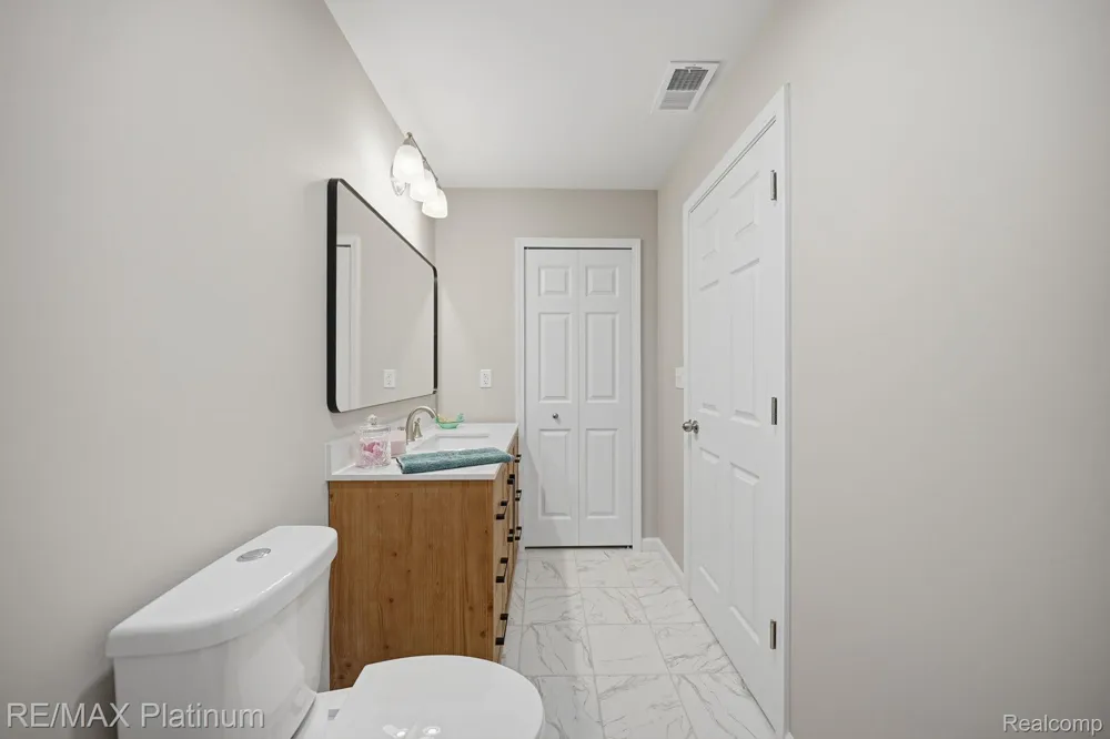 4075 Highcrest Drive Genoa Township, MI 48116