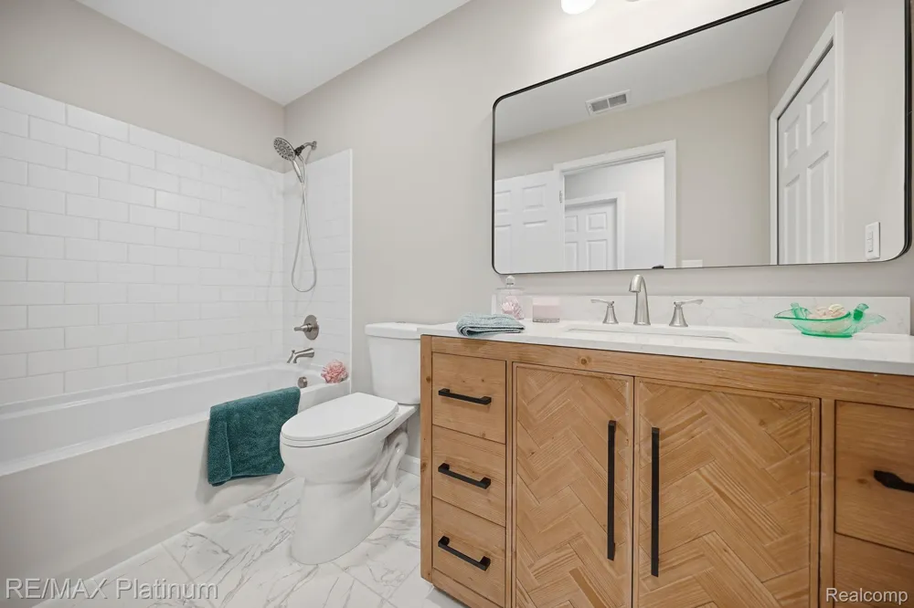4075 Highcrest Drive Genoa Township, MI 48116