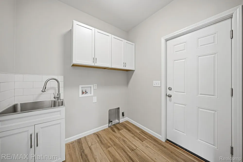 4075 Highcrest Drive Genoa Township, MI 48116