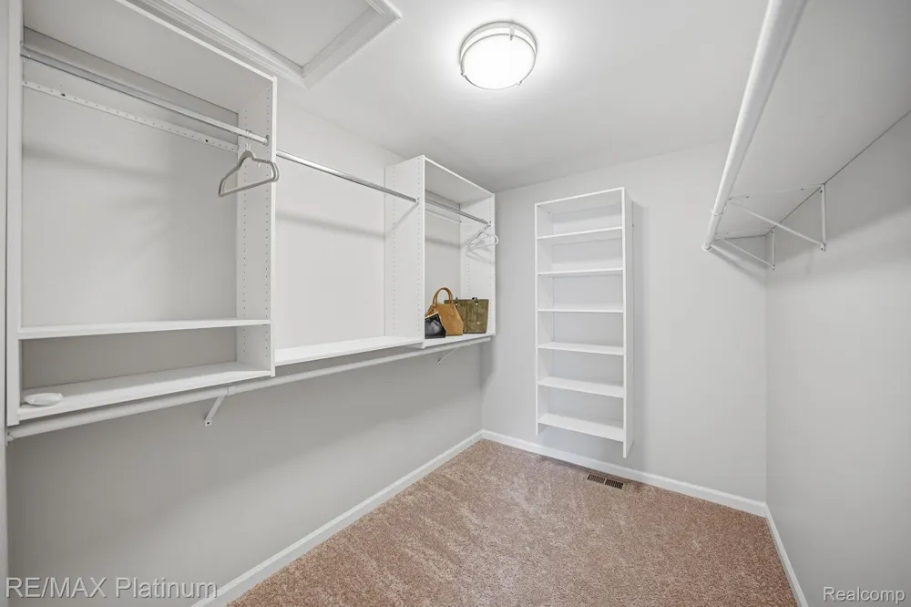 4075 Highcrest Drive Genoa Township, MI 48116