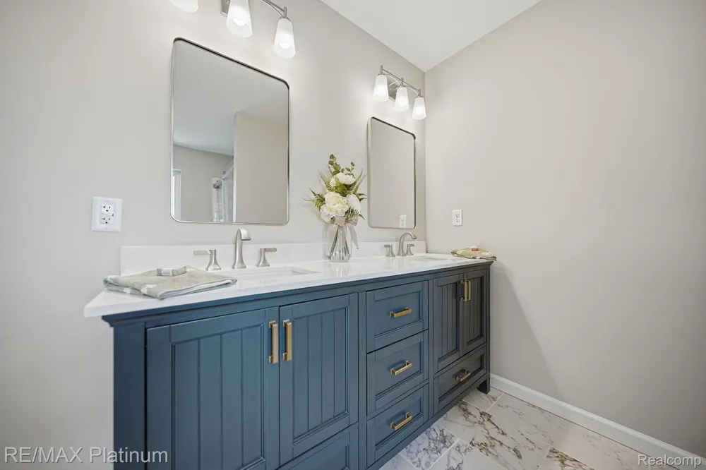 4075 Highcrest Drive Genoa Township, MI 48116