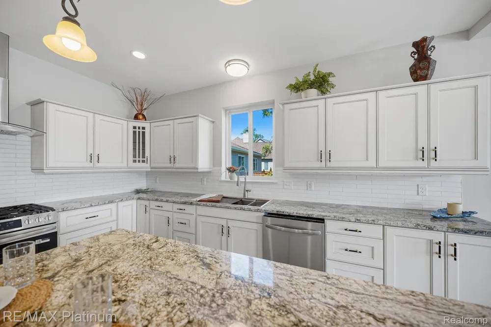 4075 Highcrest Drive Genoa Township, MI 48116