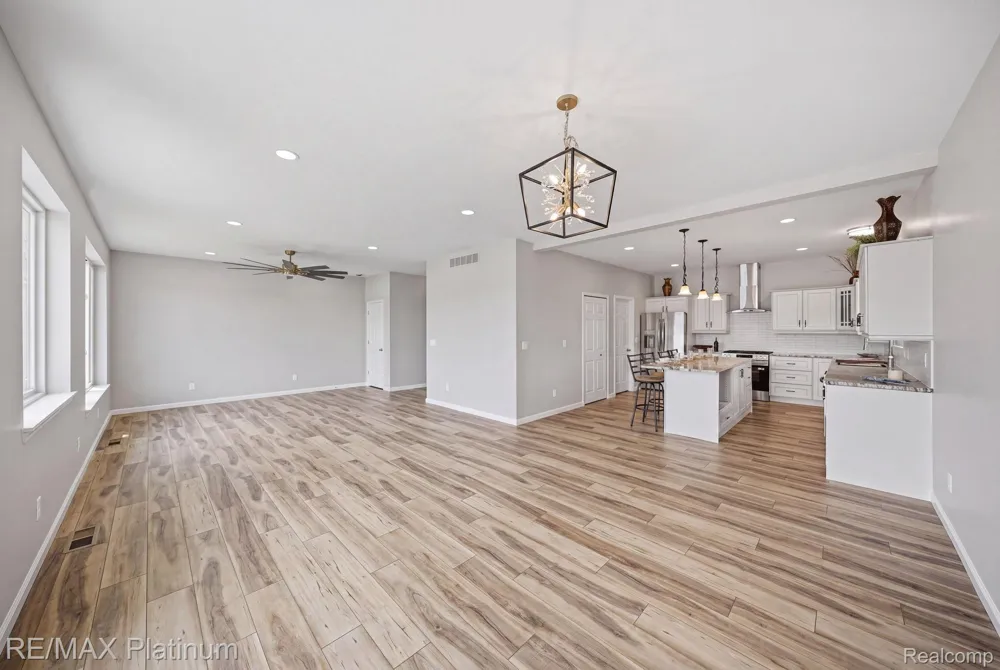 4075 Highcrest Drive Genoa Township, MI 48116